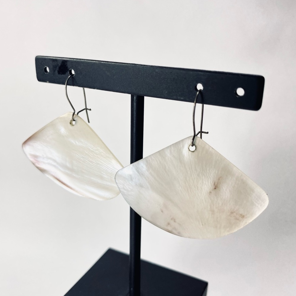 Pearl White Iridescent Fan-Shaped Abalone Shell Earrings